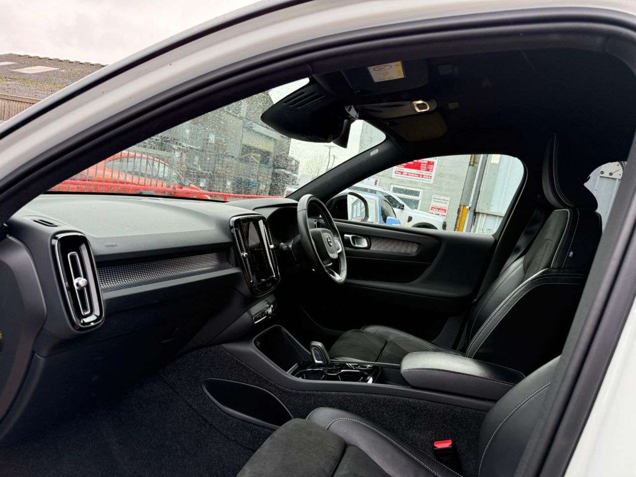 2021 VOLVO XC40 2021 VOLVO XC40