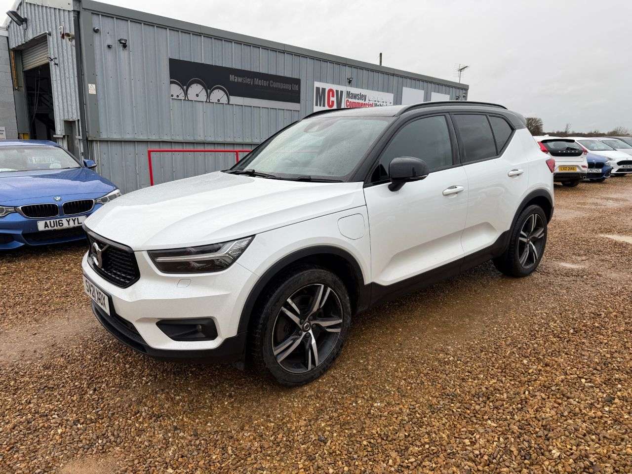 2021 VOLVO XC40 2021 VOLVO XC40