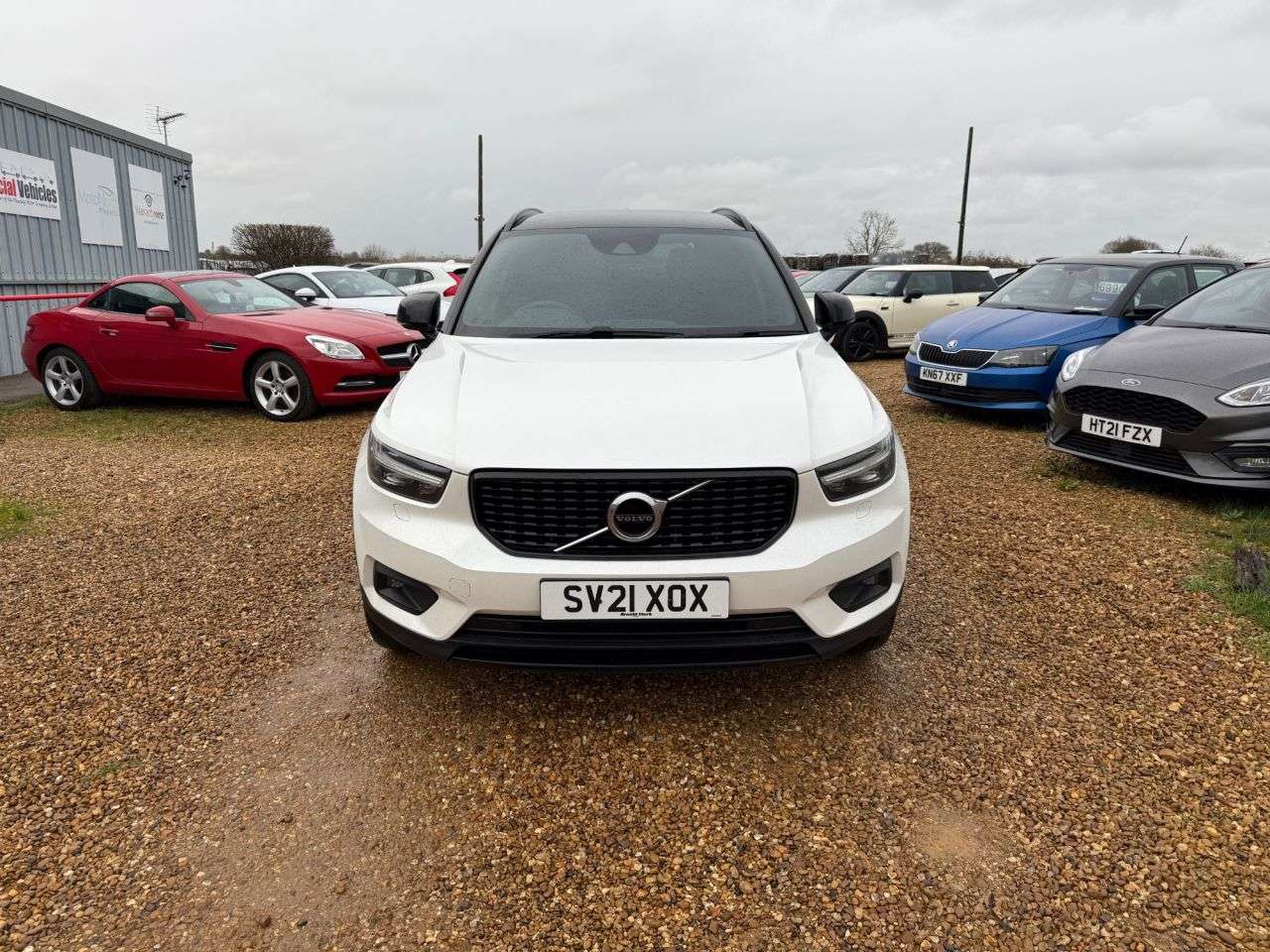 2021 VOLVO XC40 2021 VOLVO XC40