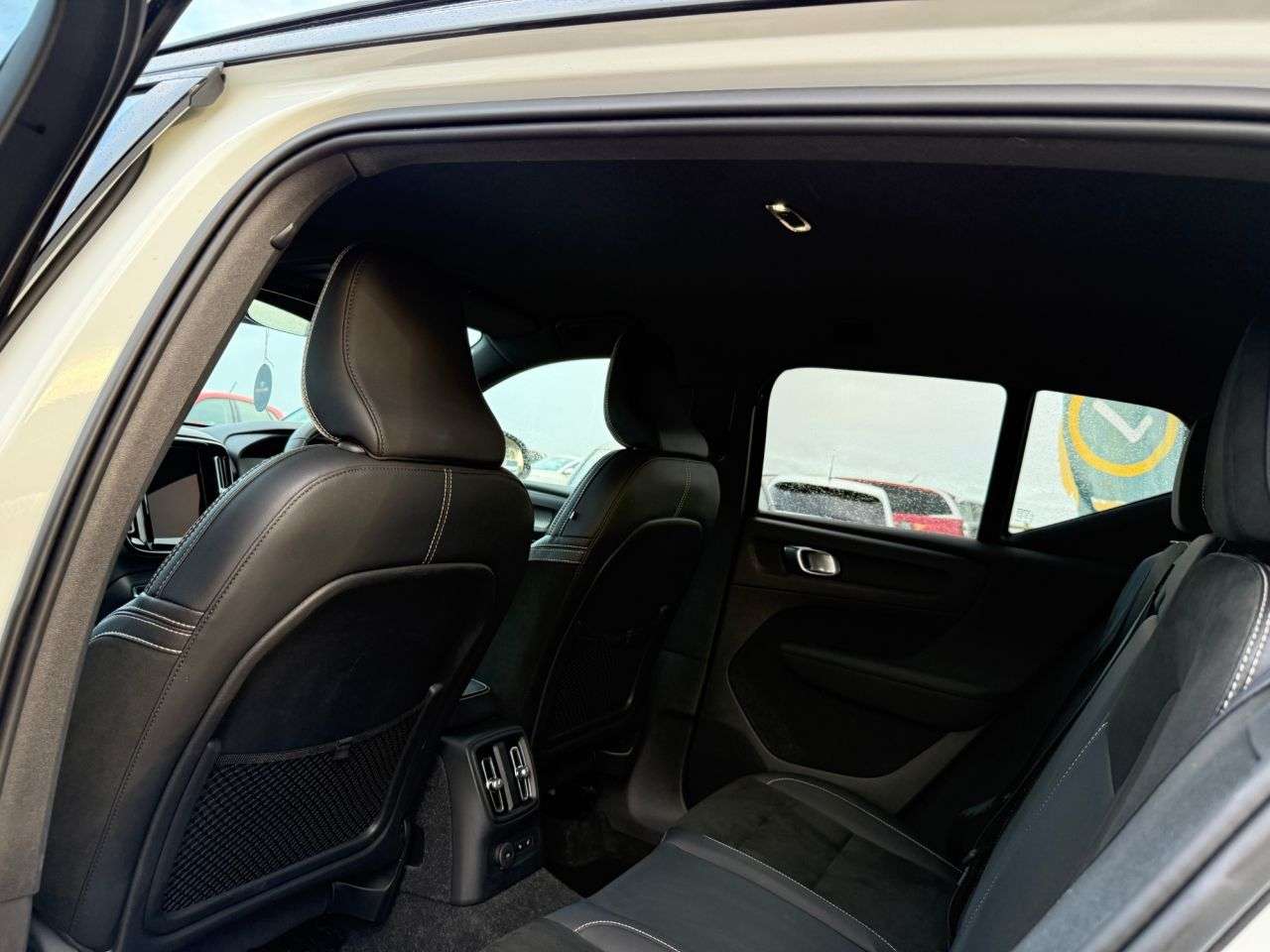 2021 VOLVO XC40 2021 VOLVO XC40