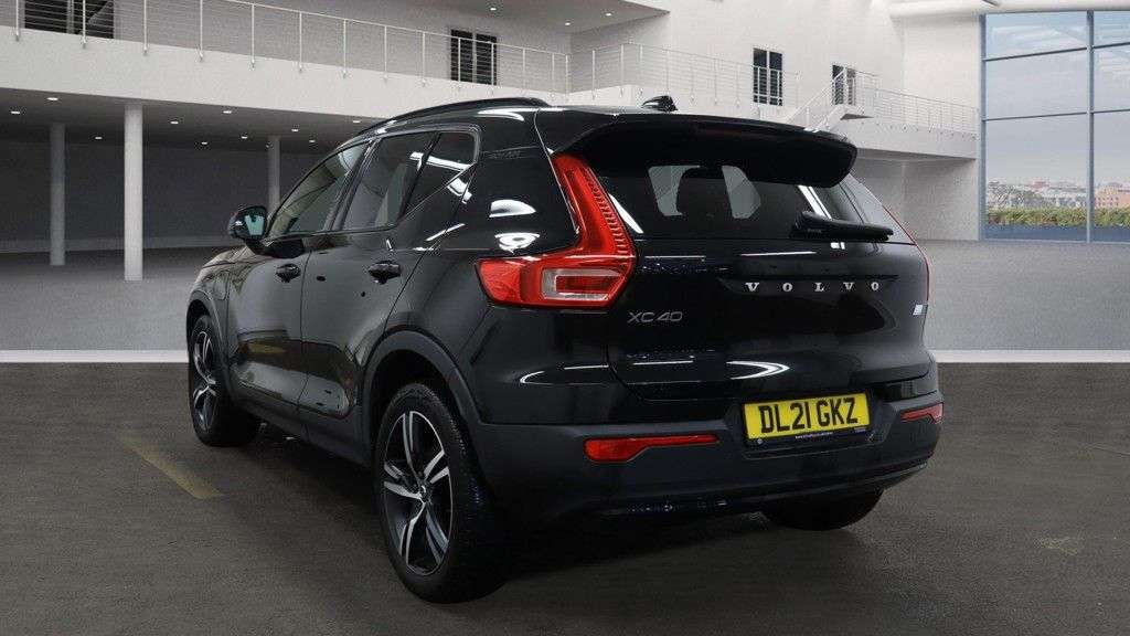 2021 VOLVO XC40 2021 VOLVO XC40