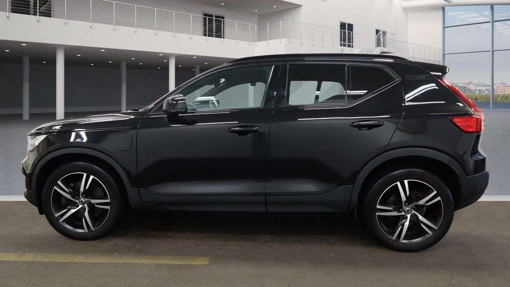 2021 VOLVO XC40 2021 VOLVO XC40