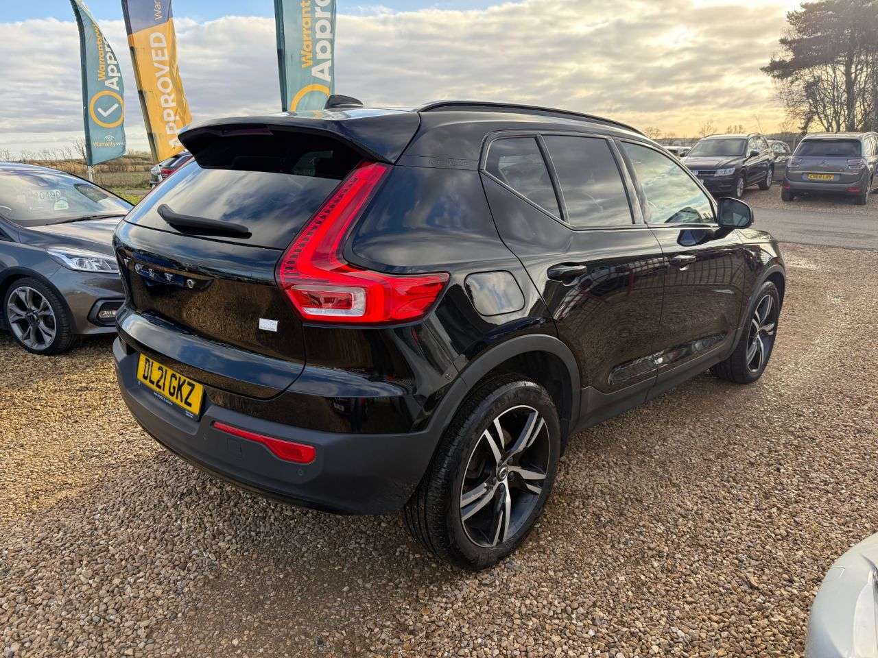 2021 VOLVO XC40 2021 VOLVO XC40