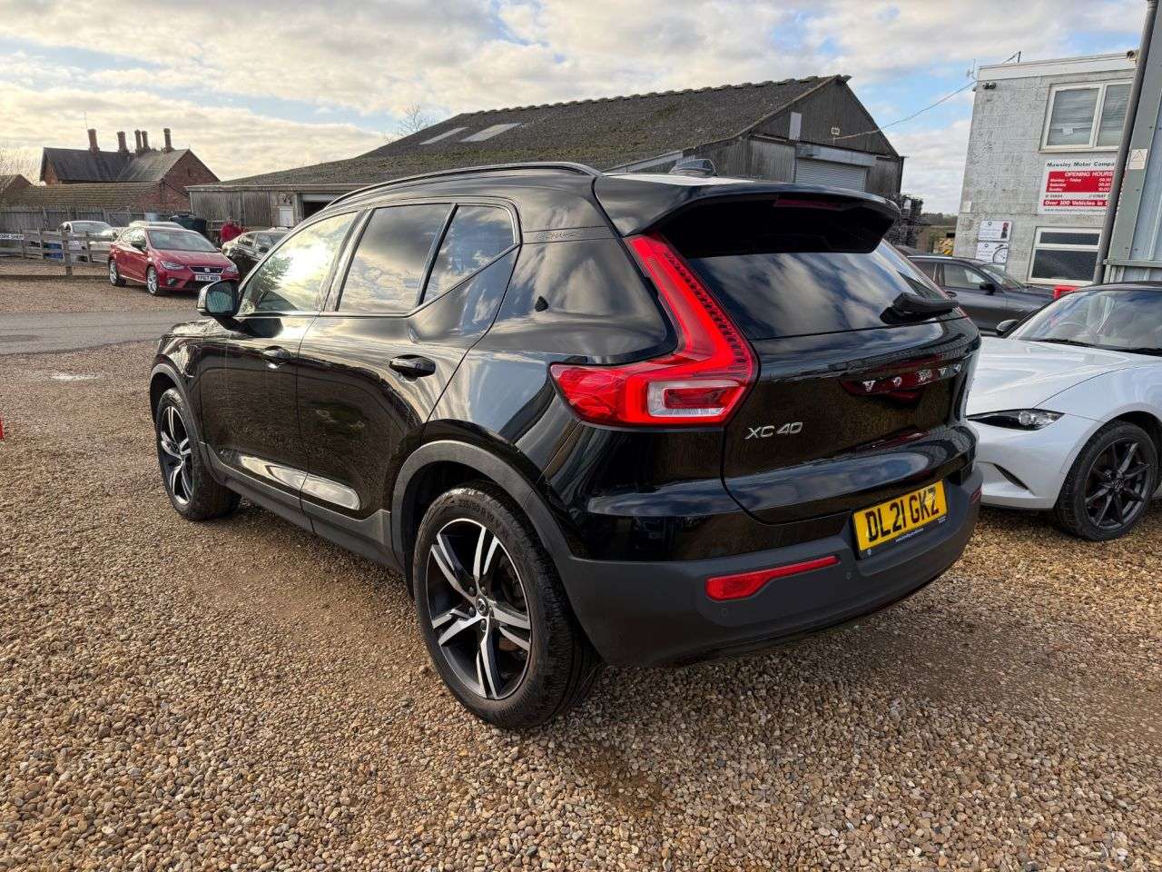2021 VOLVO XC40 2021 VOLVO XC40