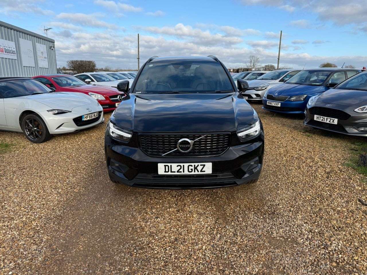 2021 VOLVO XC40 2021 VOLVO XC40