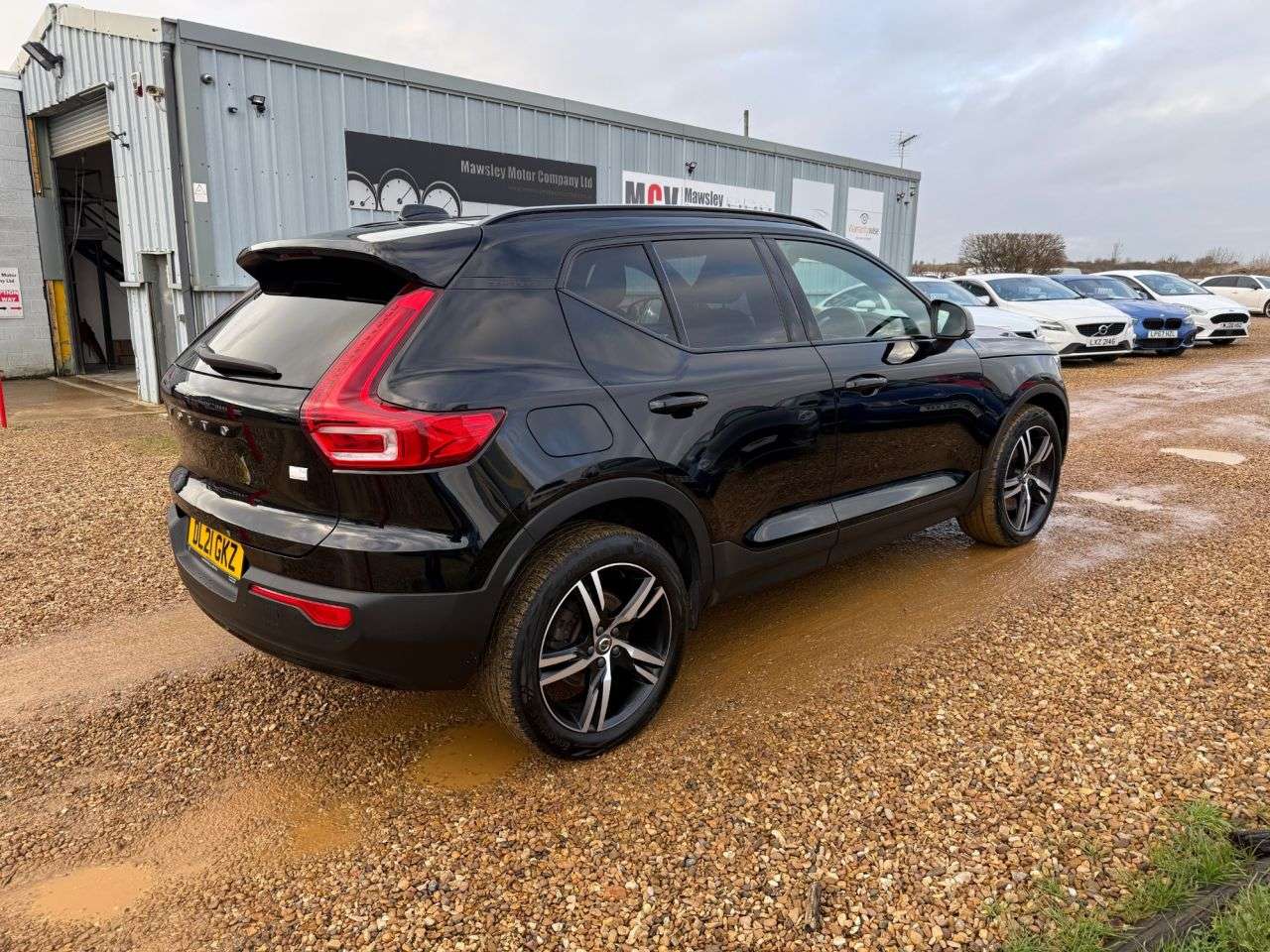 A 2021 VOLVO XC40 1.5h T4 Recharge 10.7kWh R-Design SUV 5dr Petrol Plug-in Hybrid Auto Euro 6 A 2021 VOLVO XC40 1.5h T4 Recharge 10.7kWh R-Design SUV 5dr Petrol Plug-in Hybrid Auto Euro 6