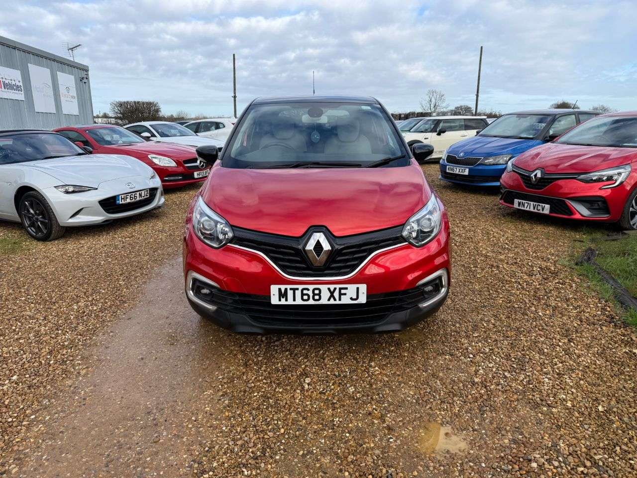A 2018 RENAULT CAPTUR 0.9 TCe ENERGY Iconic SUV 5dr Petrol Manual Euro 6 (s/s) (90 ps) A 2018 RENAULT CAPTUR 0.9 TCe ENERGY Iconic SUV 5dr Petrol Manual Euro 6 (s/s) (90 ps)