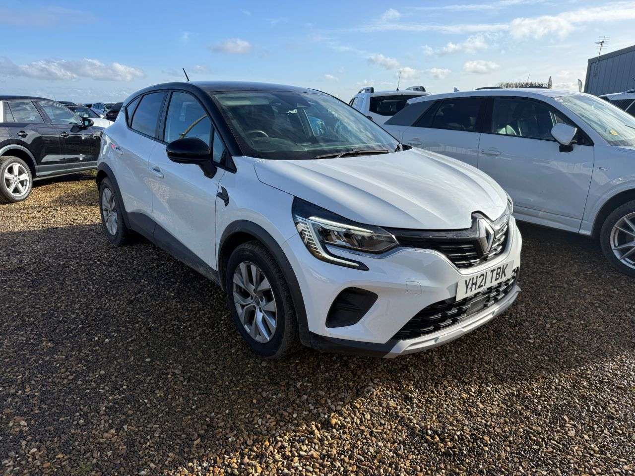 A 2021 RENAULT CAPTUR 1.3 TCe Iconic SUV 5dr Petrol Manual Euro 6 (s/s) (140 ps) A 2021 RENAULT CAPTUR 1.3 TCe Iconic SUV 5dr Petrol Manual Euro 6 (s/s) (140 ps)