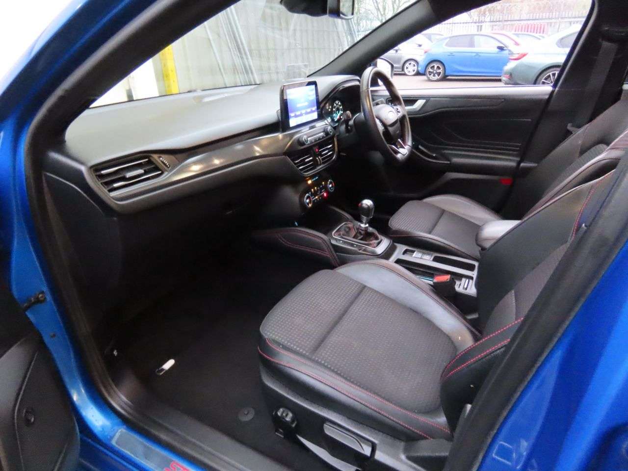 A 2020 FORD FOCUS 1.0T EcoBoost ST-Line X Hatchback 5dr Petrol Manual Euro 6 (s/s) (125 ps) A 2020 FORD FOCUS 1.0T EcoBoost ST-Line X Hatchback 5dr Petrol Manual Euro 6 (s/s) (125 ps)