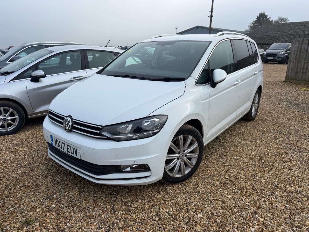 A 2017 VOLKSWAGEN TOURAN 1.4 TSI BlueMotion Tech SEL MPV 5dr Petrol Manual Euro 6 (s/s) (150 ps) A 2017 VOLKSWAGEN TOURAN 1.4 TSI BlueMotion Tech SEL MPV 5dr Petrol Manual Euro 6 (s/s) (150 ps)