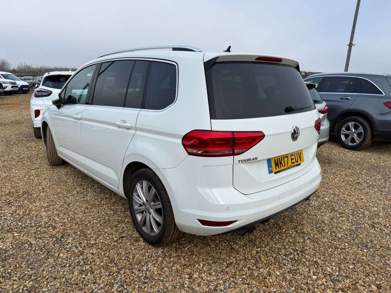 A 2017 VOLKSWAGEN TOURAN 1.4 TSI BlueMotion Tech SEL MPV 5dr Petrol Manual Euro 6 (s/s) (150 ps) A 2017 VOLKSWAGEN TOURAN 1.4 TSI BlueMotion Tech SEL MPV 5dr Petrol Manual Euro 6 (s/s) (150 ps)