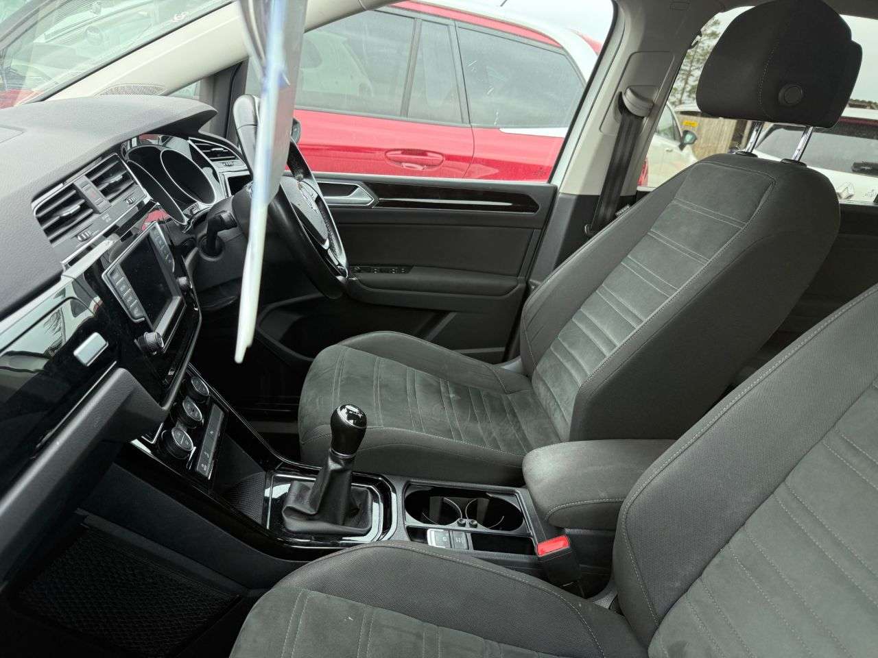 A 2017 VOLKSWAGEN TOURAN 1.4 TSI BlueMotion Tech SEL MPV 5dr Petrol Manual Euro 6 (s/s) (150 ps) A 2017 VOLKSWAGEN TOURAN 1.4 TSI BlueMotion Tech SEL MPV 5dr Petrol Manual Euro 6 (s/s) (150 ps)