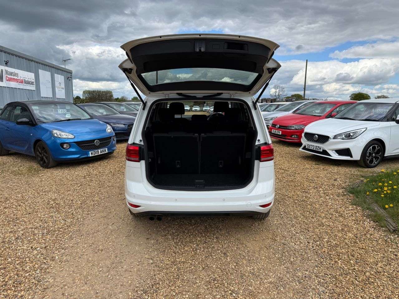 2017 VOLKSWAGEN TOURAN 2017 VOLKSWAGEN TOURAN