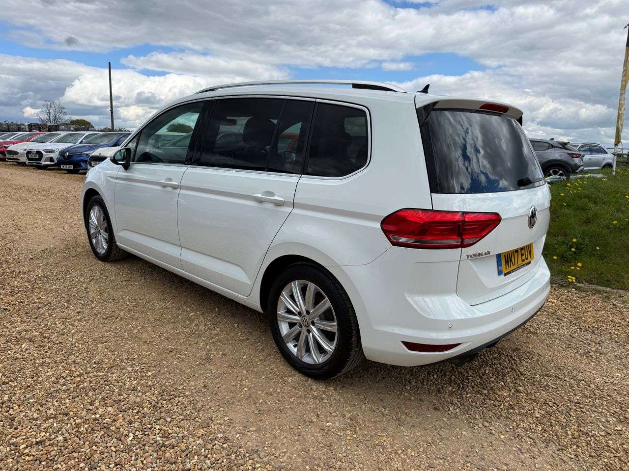 2017 VOLKSWAGEN TOURAN 2017 VOLKSWAGEN TOURAN