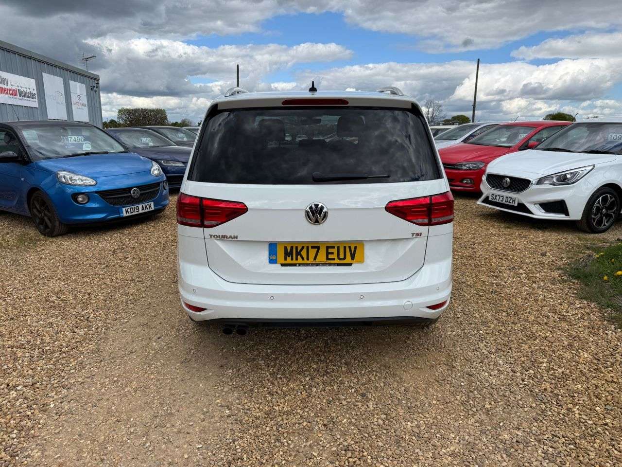 2017 VOLKSWAGEN TOURAN 2017 VOLKSWAGEN TOURAN