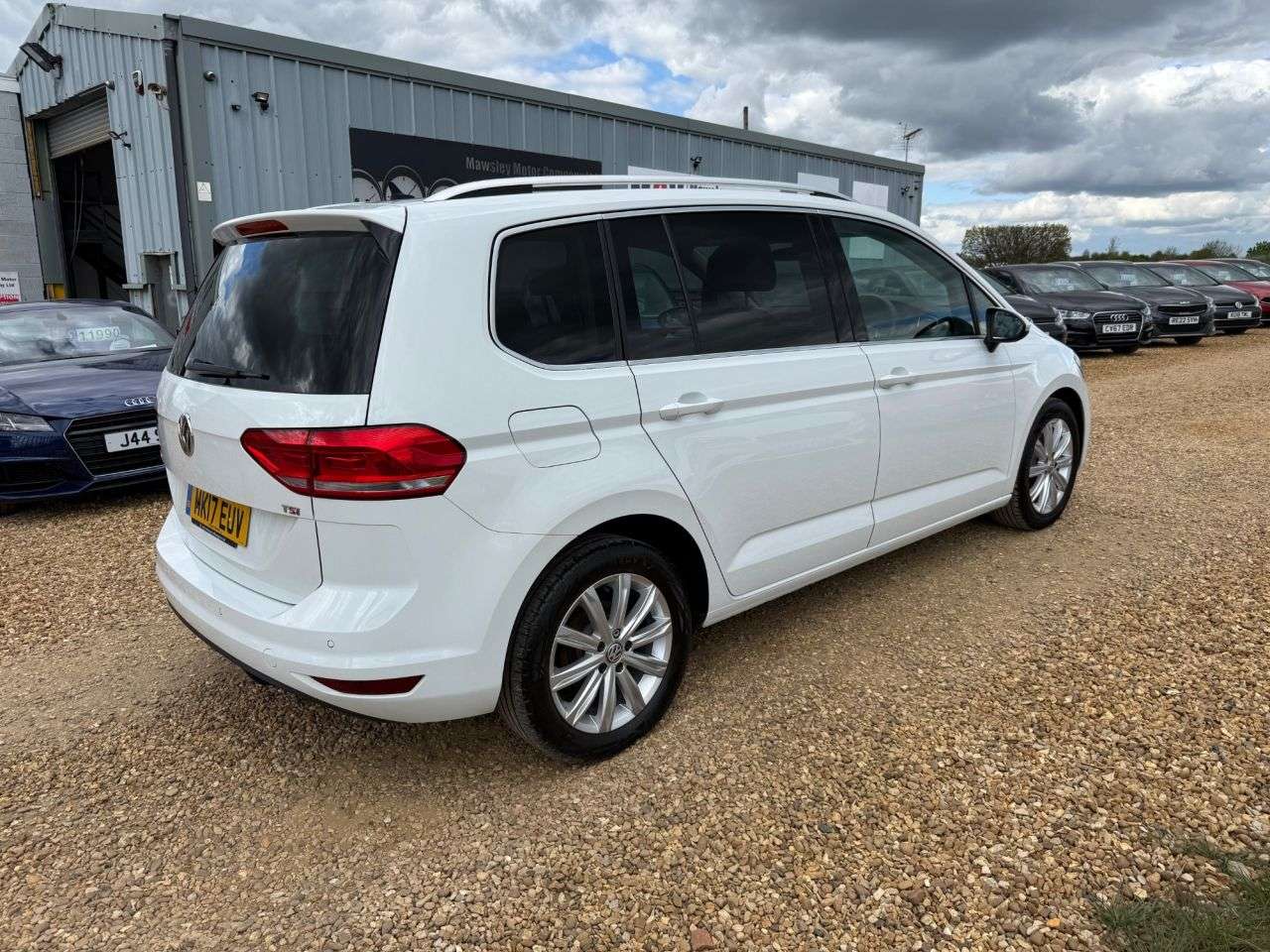 A 2017 VOLKSWAGEN TOURAN 1.4 TSI BlueMotion Tech SEL MPV 5dr Petrol Manual Euro 6 (s/s) (150 ps) A 2017 VOLKSWAGEN TOURAN 1.4 TSI BlueMotion Tech SEL MPV 5dr Petrol Manual Euro 6 (s/s) (150 ps)