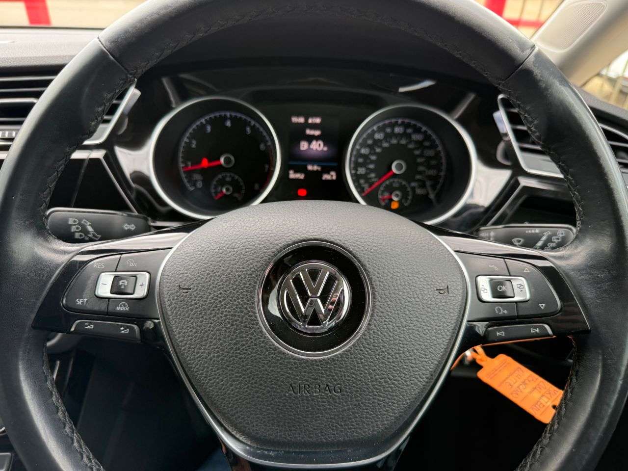 2017 VOLKSWAGEN TOURAN 2017 VOLKSWAGEN TOURAN