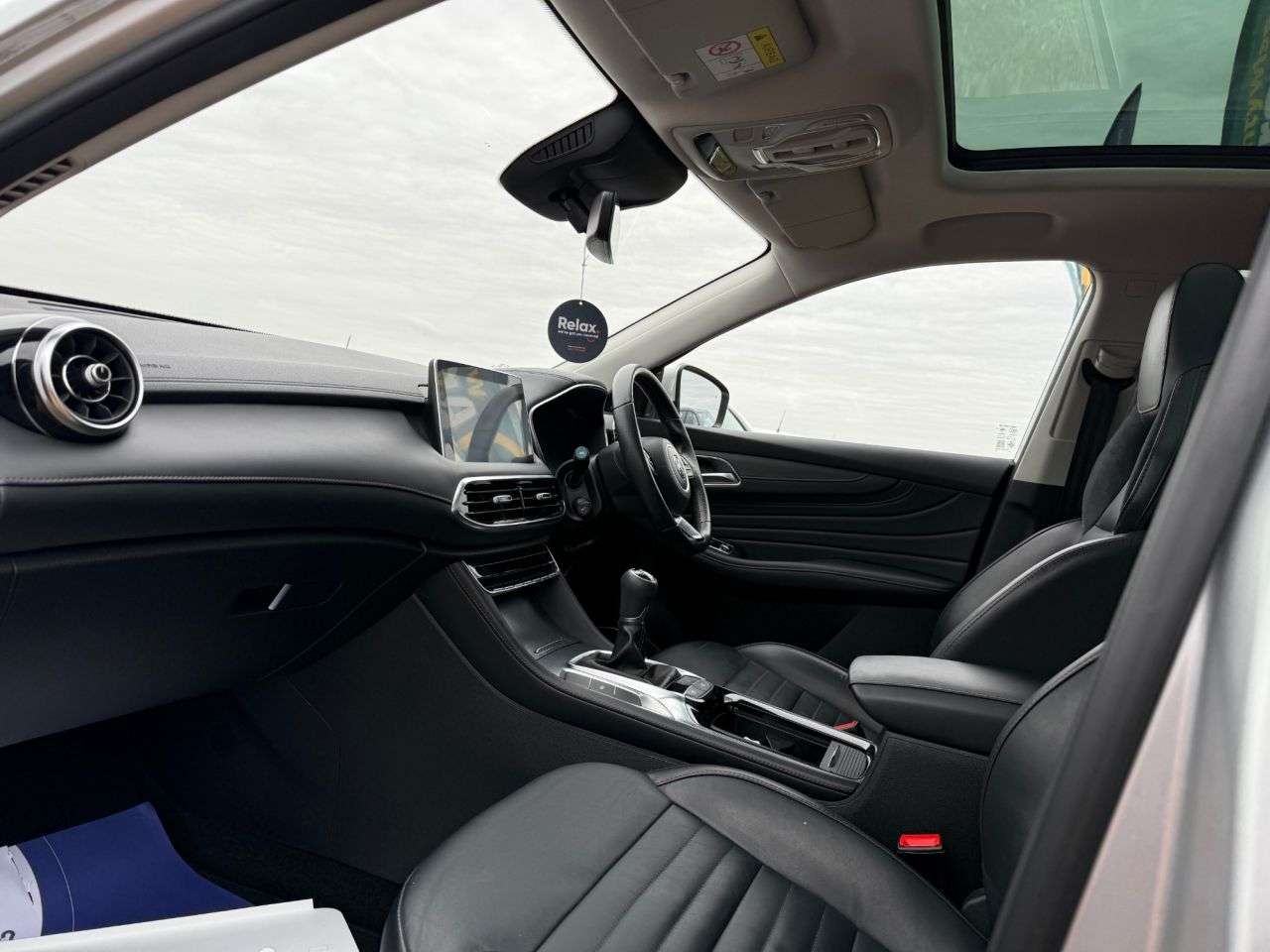 A 2023 MG MG HS 1.5 T-GDI Exclusive SUV 5dr Petrol Manual Euro 6 (s/s) (162 ps) A 2023 MG MG HS 1.5 T-GDI Exclusive SUV 5dr Petrol Manual Euro 6 (s/s) (162 ps)