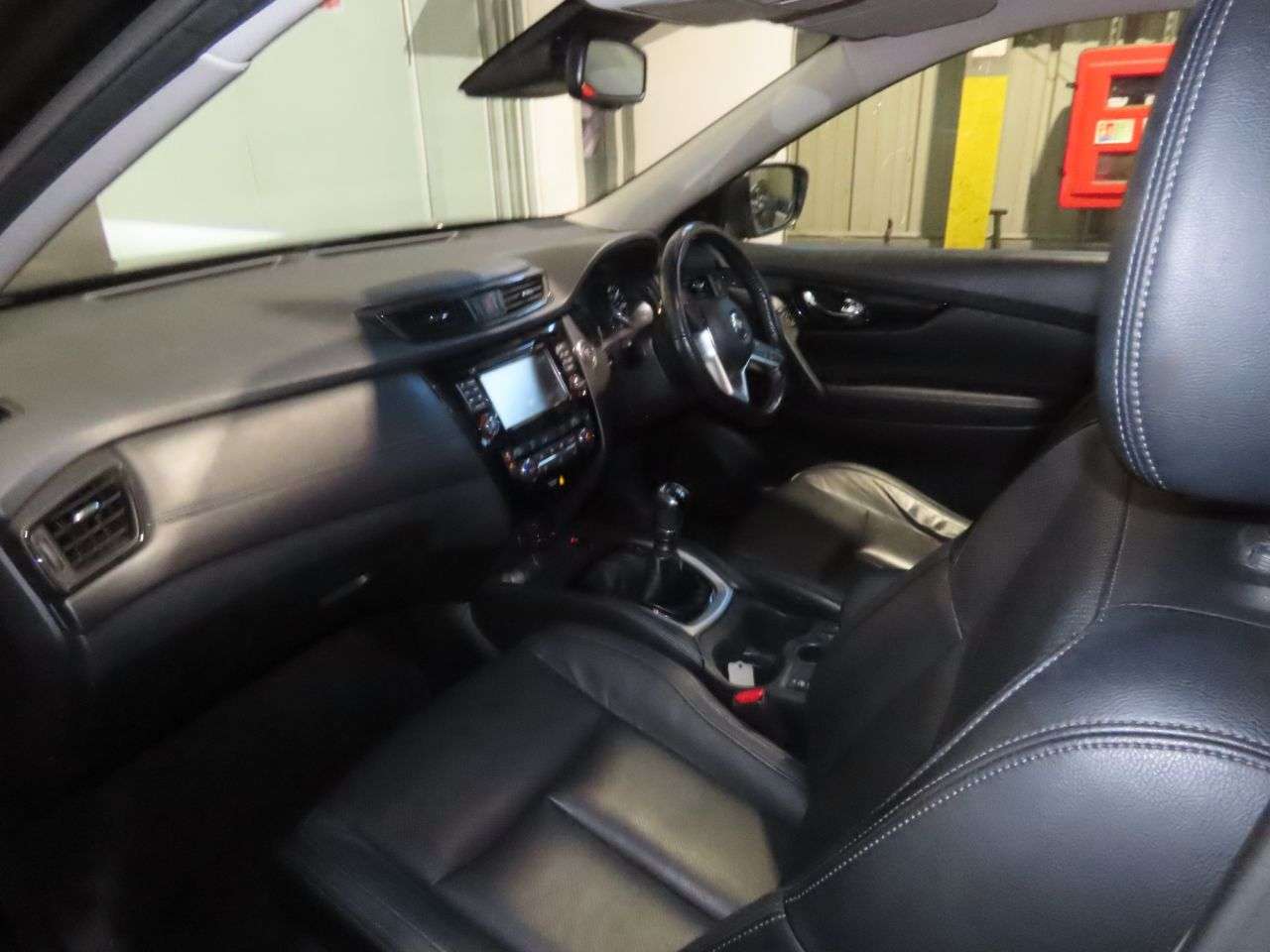 A 2019 NISSAN X-TRAIL 1.7 dCi Tekna SUV 5dr Diesel Manual Euro 6 (s/s) (150 ps) A 2019 NISSAN X-TRAIL 1.7 dCi Tekna SUV 5dr Diesel Manual Euro 6 (s/s) (150 ps)