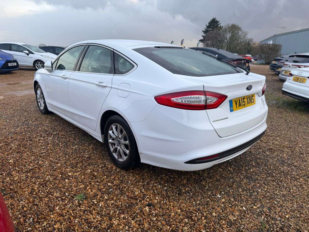 A 2015 FORD MONDEO 2.0 TDCi ECOnetic Zetec Hatchback 5dr Diesel Manual Euro 6 (s/s) (150 ps) A 2015 FORD MONDEO 2.0 TDCi ECOnetic Zetec Hatchback 5dr Diesel Manual Euro 6 (s/s) (150 ps)