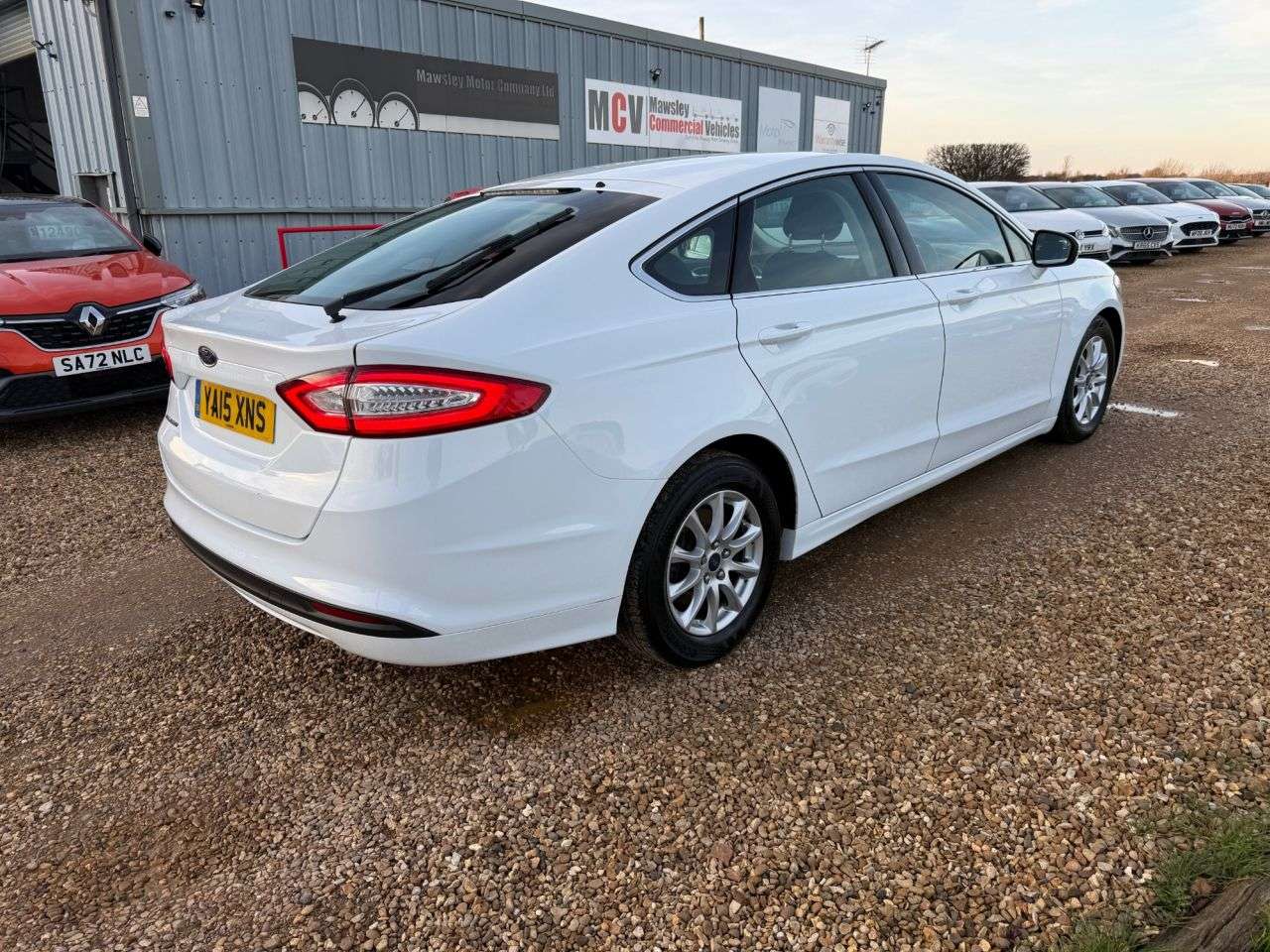 A 2015 FORD MONDEO 2.0 TDCi ECOnetic Zetec Hatchback 5dr Diesel Manual Euro 6 (s/s) (150 ps) A 2015 FORD MONDEO 2.0 TDCi ECOnetic Zetec Hatchback 5dr Diesel Manual Euro 6 (s/s) (150 ps)