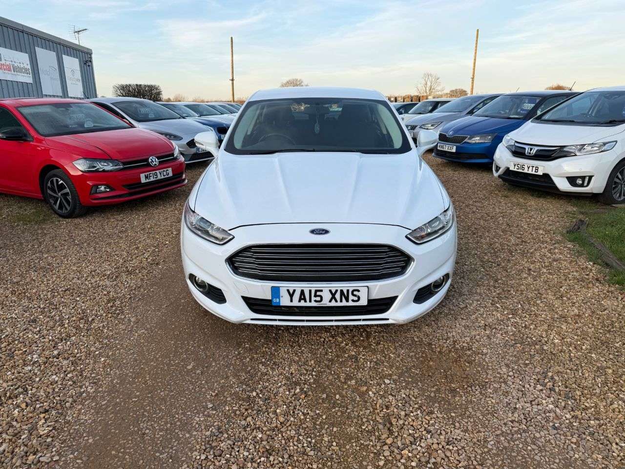A 2015 FORD MONDEO 2.0 TDCi ECOnetic Zetec Hatchback 5dr Diesel Manual Euro 6 (s/s) (150 ps) A 2015 FORD MONDEO 2.0 TDCi ECOnetic Zetec Hatchback 5dr Diesel Manual Euro 6 (s/s) (150 ps)