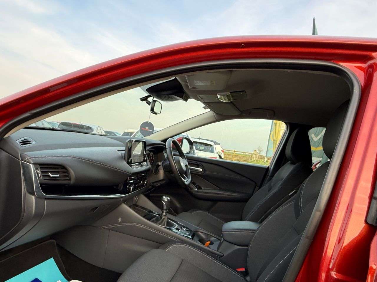 A 2021 NISSAN QASHQAI 1.3 DIG-T MHEV N-Connecta SUV 5dr Petrol Hybrid Manual Euro 6 (s/s) (140 ps A 2021 NISSAN QASHQAI 1.3 DIG-T MHEV N-Connecta SUV 5dr Petrol Hybrid Manual Euro 6 (s/s) (140 ps