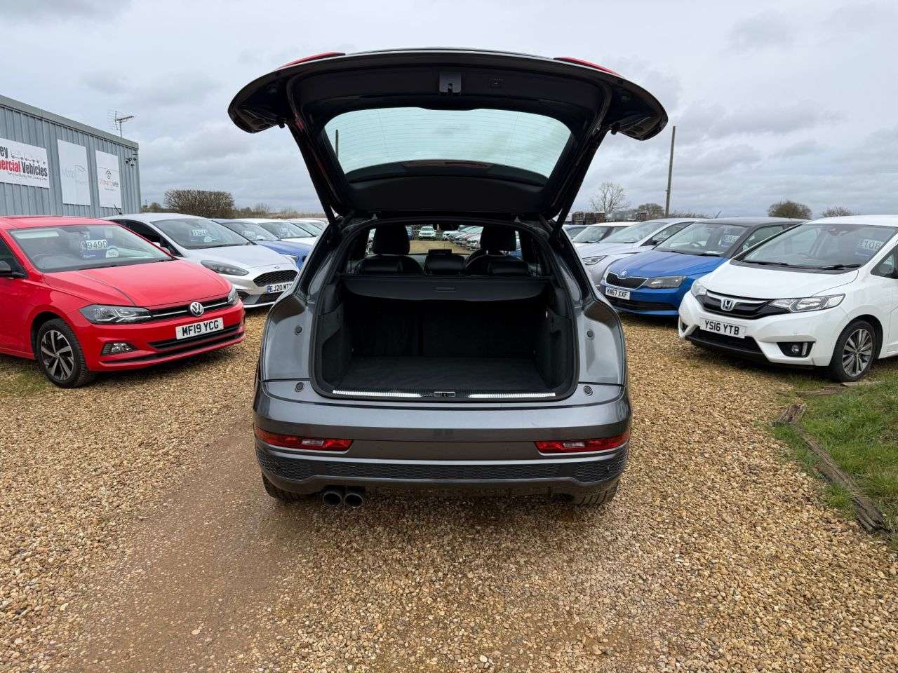 2018 AUDI Q3 2018 AUDI Q3