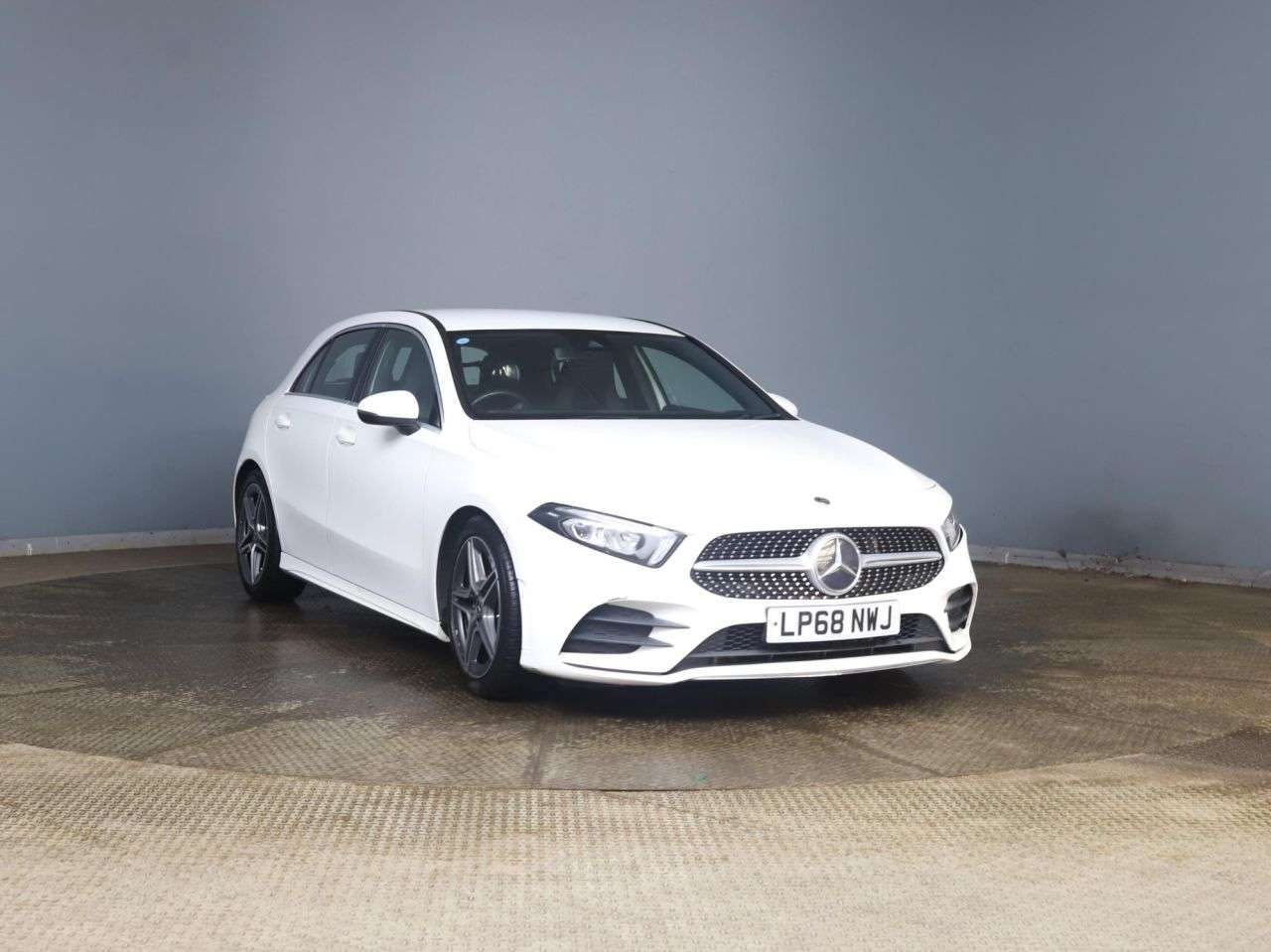 A 2018 MERCEDES-BENZ A-CLASS 1.3 A180 AMG Line Hatchback 5dr Petrol Manual Euro 6 (s/s) (136 ps) A 2018 MERCEDES-BENZ A-CLASS 1.3 A180 AMG Line Hatchback 5dr Petrol Manual Euro 6 (s/s) (136 ps)