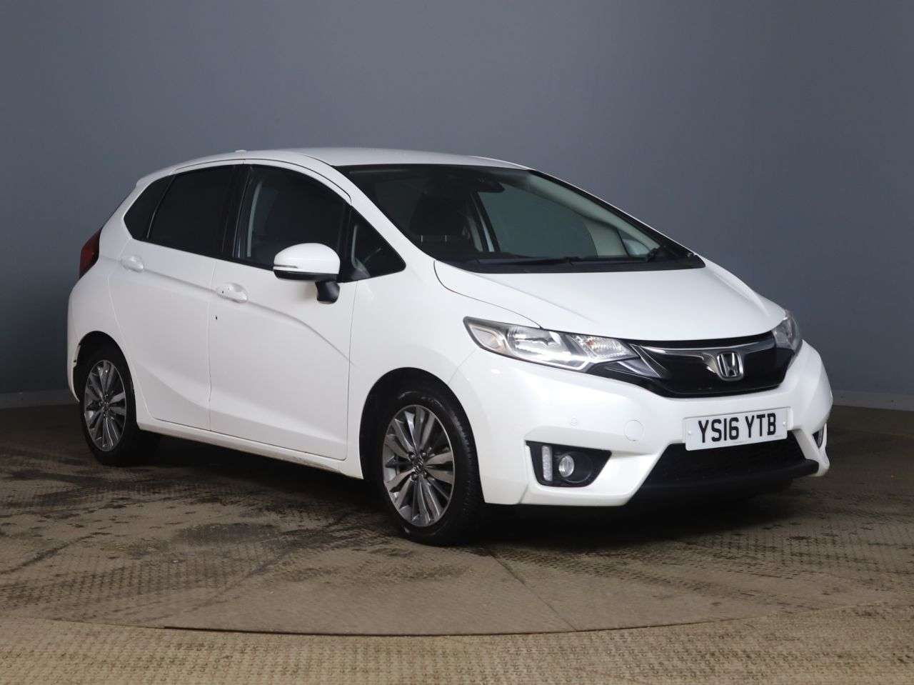 A 2016 HONDA JAZZ 1.3 i-VTEC EX Navi Hatchback 5dr Petrol CVT Euro 6 (s/s) (102 ps) A 2016 HONDA JAZZ 1.3 i-VTEC EX Navi Hatchback 5dr Petrol CVT Euro 6 (s/s) (102 ps)