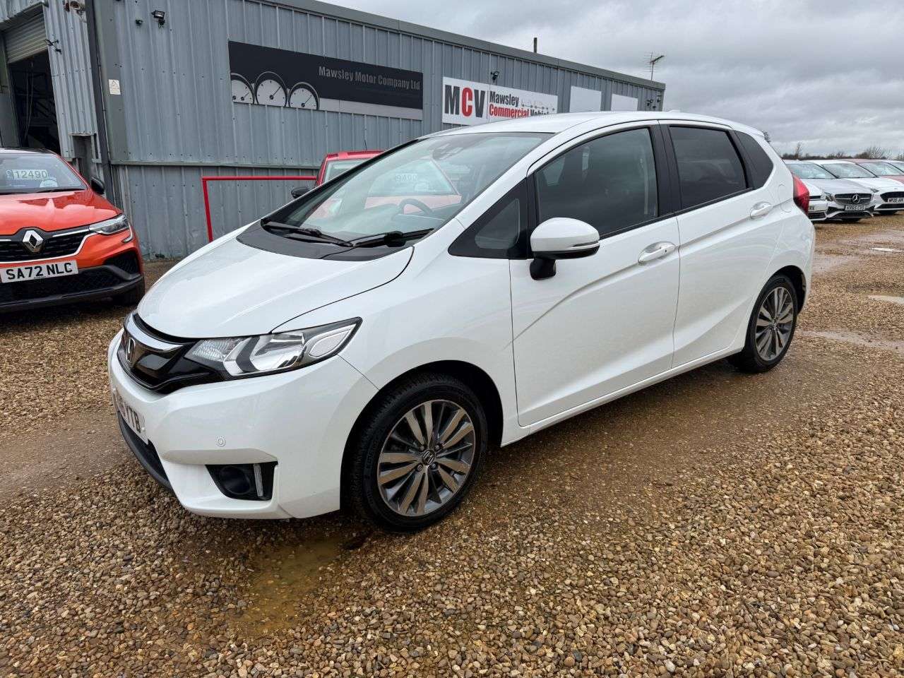 A 2016 HONDA JAZZ 1.3 i-VTEC EX Navi Hatchback 5dr Petrol CVT Euro 6 (s/s) (102 ps) A 2016 HONDA JAZZ 1.3 i-VTEC EX Navi Hatchback 5dr Petrol CVT Euro 6 (s/s) (102 ps)