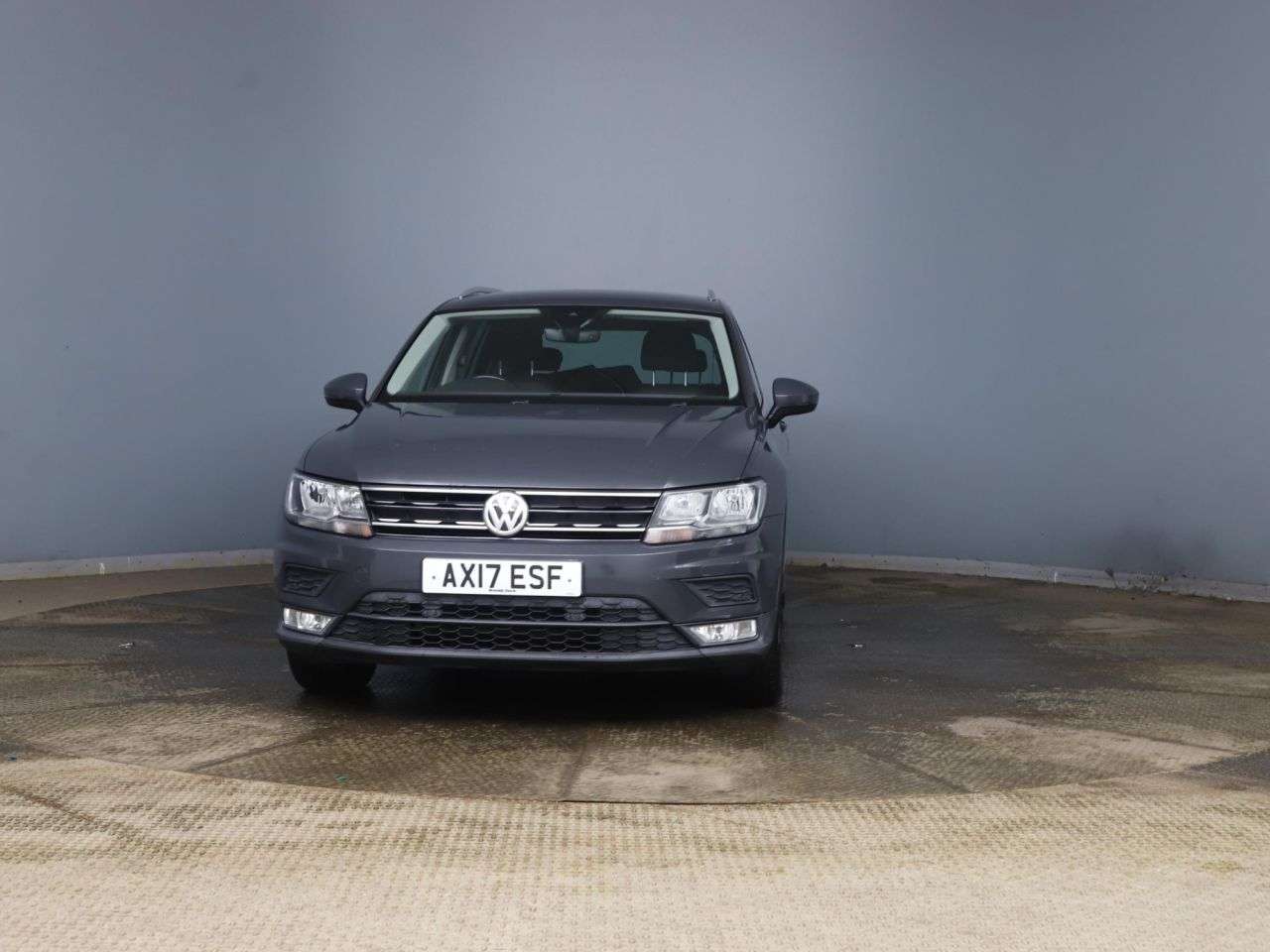 A 2017 VOLKSWAGEN TIGUAN 2.0 TDI BlueMotion Tech SE Navigation SUV 5dr Diesel Manual Euro 6 (s/s) (1 A 2017 VOLKSWAGEN TIGUAN 2.0 TDI BlueMotion Tech SE Navigation SUV 5dr Diesel Manual Euro 6 (s/s) (1