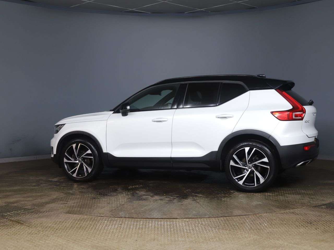 2018 VOLVO XC40 2018 VOLVO XC40