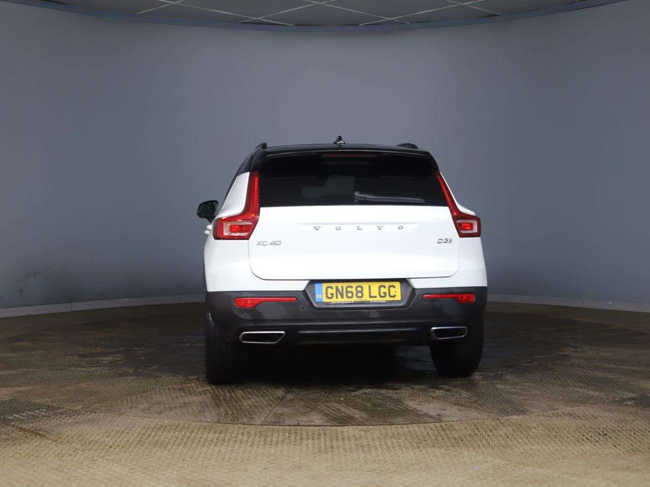 2018 VOLVO XC40 2018 VOLVO XC40