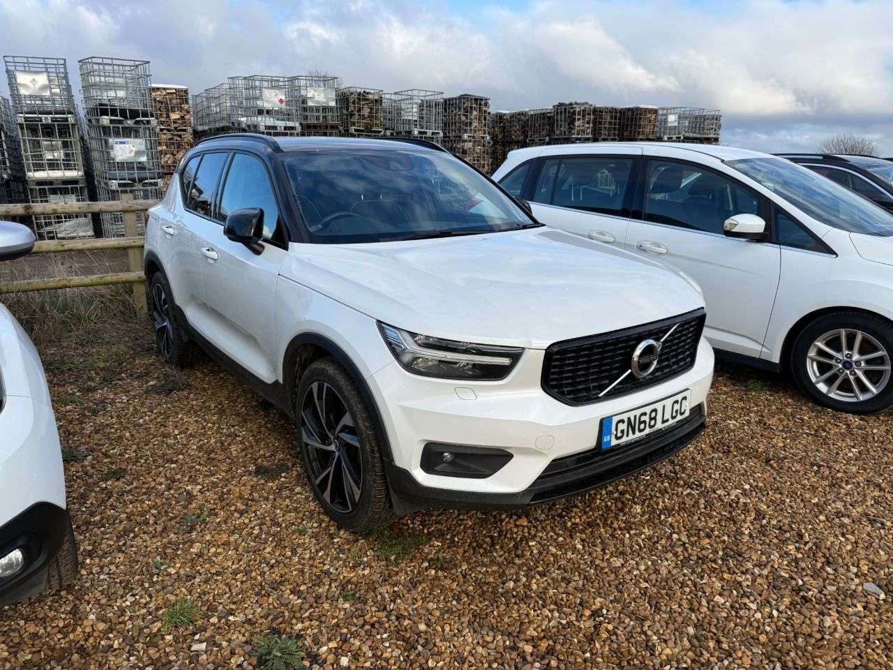 A 2018 VOLVO XC40 2.0 D3 R-Design Pro SUV 5dr Diesel Auto Euro 6 (s/s) (150 ps) A 2018 VOLVO XC40 2.0 D3 R-Design Pro SUV 5dr Diesel Auto Euro 6 (s/s) (150 ps)