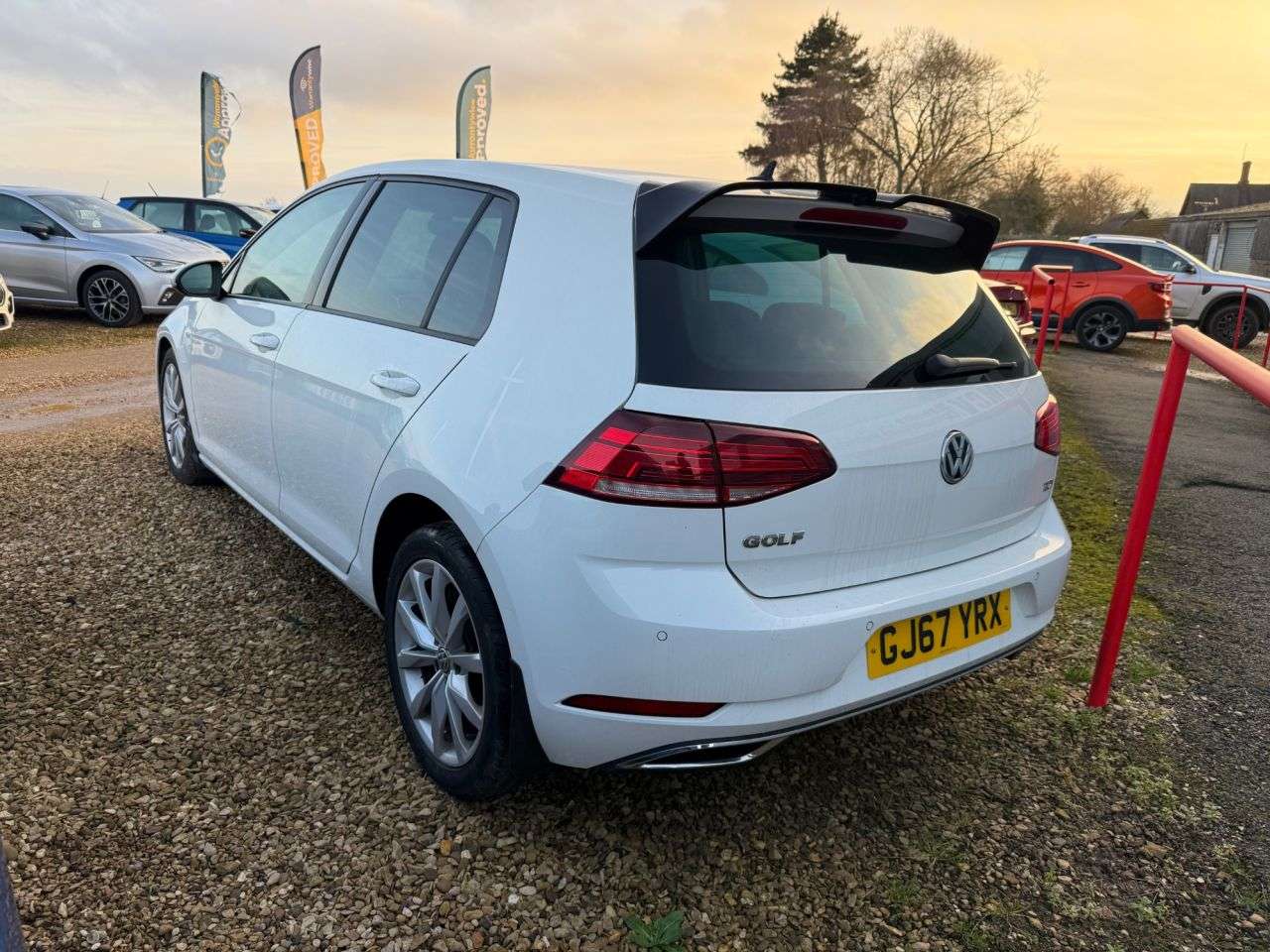 A 2017 VOLKSWAGEN GOLF 1.6 TDI BlueMotion Tech GT Hatchback 5dr Diesel Manual Euro 6 (s/s) (115 ps A 2017 VOLKSWAGEN GOLF 1.6 TDI BlueMotion Tech GT Hatchback 5dr Diesel Manual Euro 6 (s/s) (115 ps