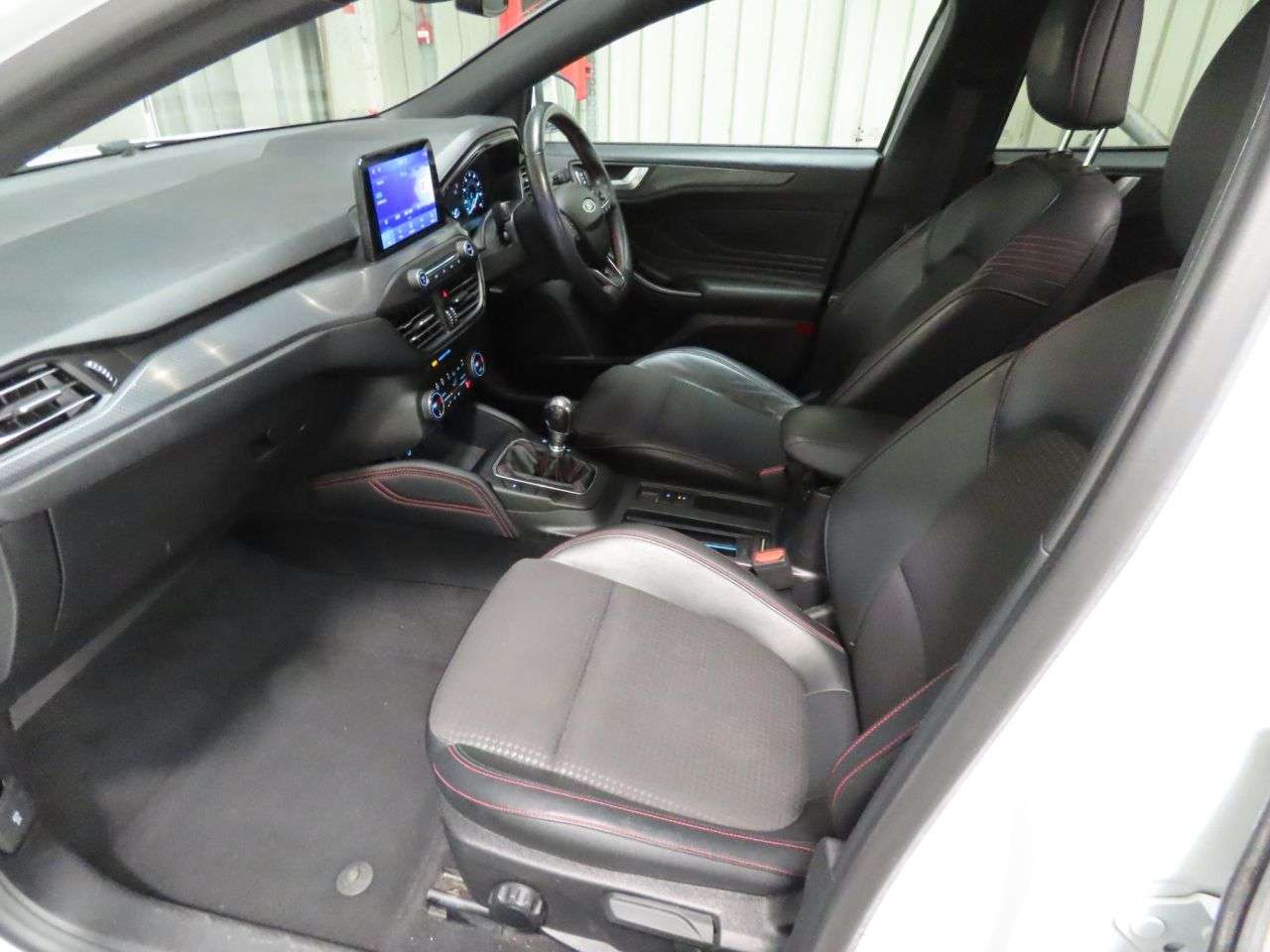 A 2020 FORD FOCUS 1.0T EcoBoost ST-Line X Hatchback 5dr Petrol Manual Euro 6 (s/s) (125 ps) A 2020 FORD FOCUS 1.0T EcoBoost ST-Line X Hatchback 5dr Petrol Manual Euro 6 (s/s) (125 ps)
