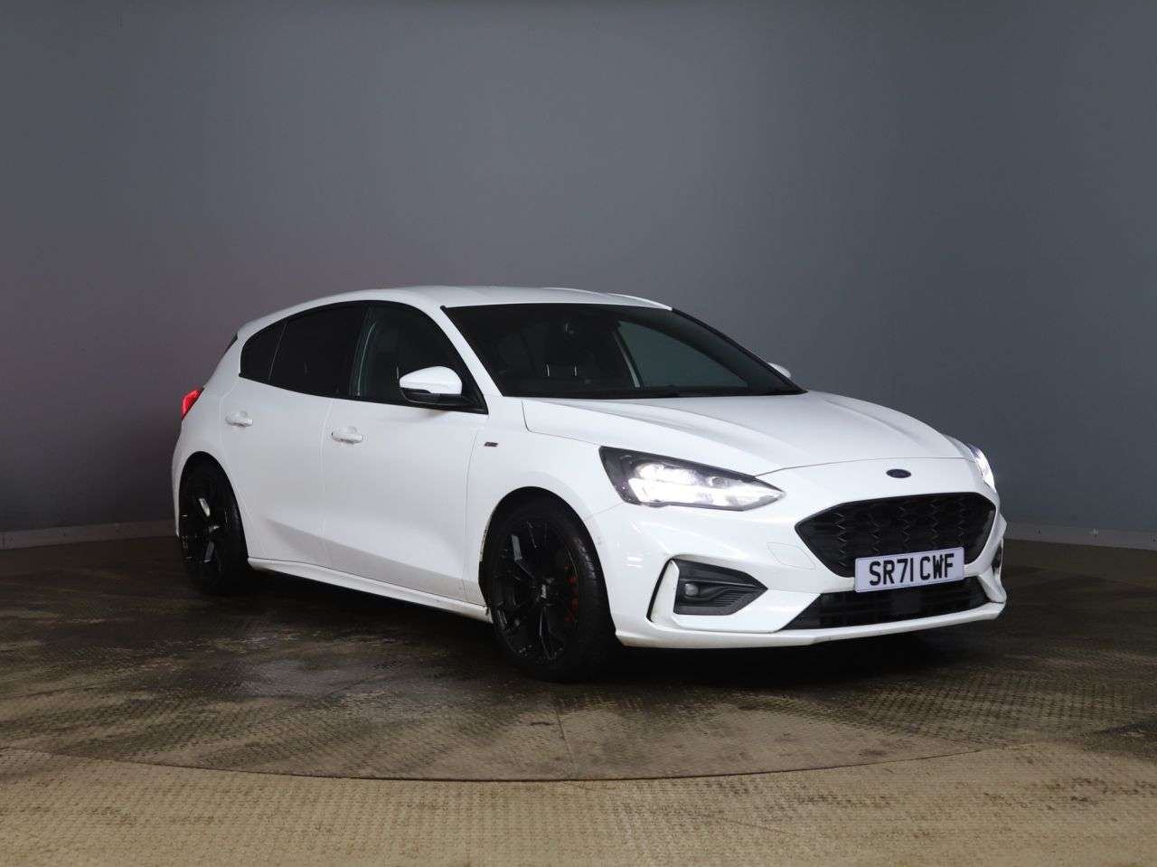 A 2021 FORD FOCUS 1.0T EcoBoost MHEV ST-Line X Edition Hatchback 5dr Petrol Manual Euro 6 (s/ A 2021 FORD FOCUS 1.0T EcoBoost MHEV ST-Line X Edition Hatchback 5dr Petrol Manual Euro 6 (s/