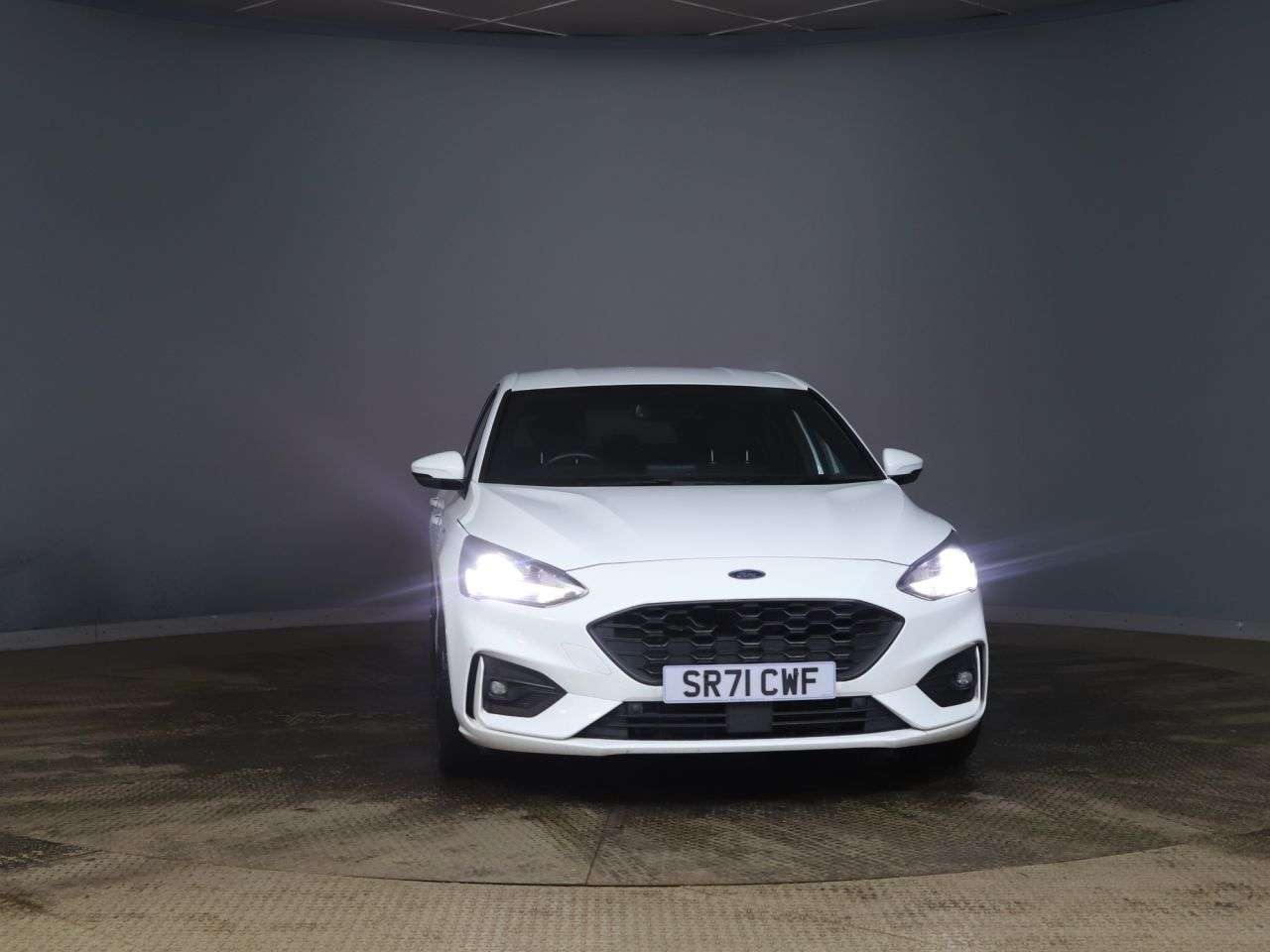 A 2021 FORD FOCUS 1.0T EcoBoost MHEV ST-Line X Edition Hatchback 5dr Petrol Manual Euro 6 (s/ A 2021 FORD FOCUS 1.0T EcoBoost MHEV ST-Line X Edition Hatchback 5dr Petrol Manual Euro 6 (s/