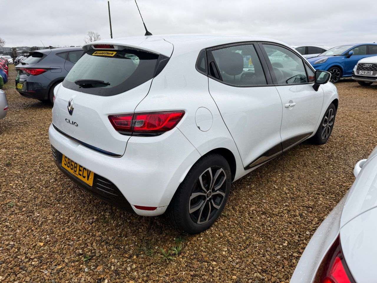 A 2018 RENAULT CLIO 0.9 TCe Play Hatchback 5dr Petrol Manual Euro 6 (s/s) (75 ps) A 2018 RENAULT CLIO 0.9 TCe Play Hatchback 5dr Petrol Manual Euro 6 (s/s) (75 ps)