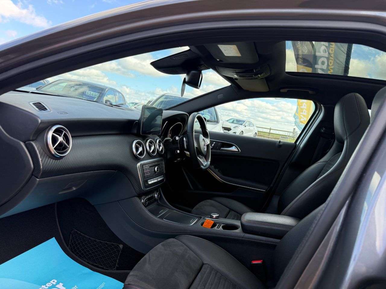 A 2017 MERCEDES-BENZ A-CLASS 2.1 A200d AMG Line (Premium Plus) Hatchback 5dr Diesel 7G-DCT Euro 6 (s/s) A 2017 MERCEDES-BENZ A-CLASS 2.1 A200d AMG Line (Premium Plus) Hatchback 5dr Diesel 7G-DCT Euro 6 (s/s)