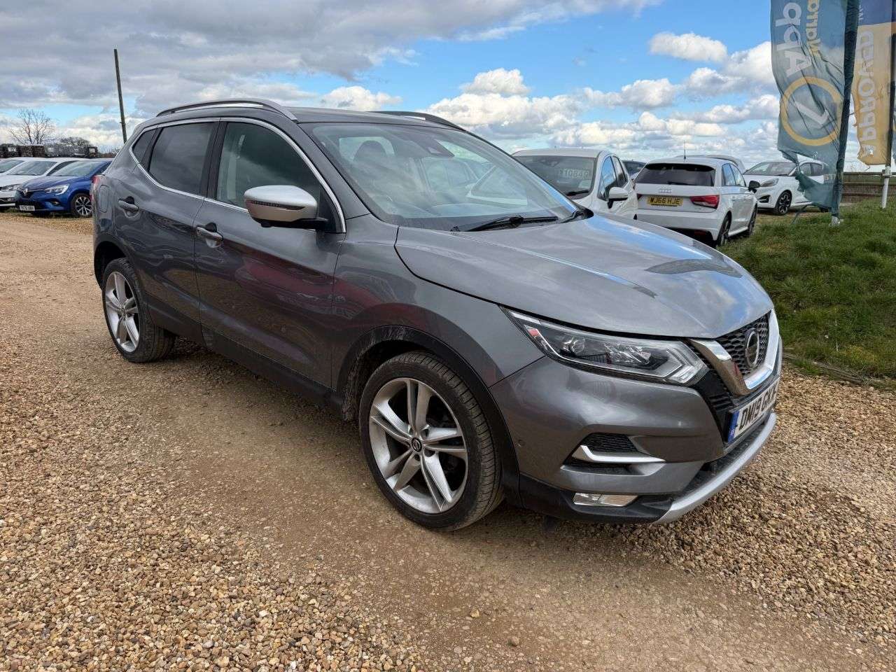 A 2019 NISSAN QASHQAI 1.3 DIG-T N-Motion SUV 5dr Petrol Manual Euro 6 (s/s) (160 ps) A 2019 NISSAN QASHQAI 1.3 DIG-T N-Motion SUV 5dr Petrol Manual Euro 6 (s/s) (160 ps)