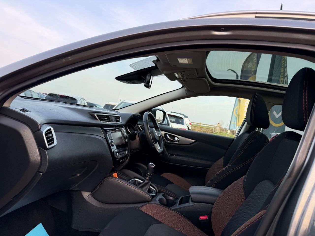 A 2019 NISSAN QASHQAI 1.3 DIG-T N-Motion SUV 5dr Petrol Manual Euro 6 (s/s) (160 ps) A 2019 NISSAN QASHQAI 1.3 DIG-T N-Motion SUV 5dr Petrol Manual Euro 6 (s/s) (160 ps)