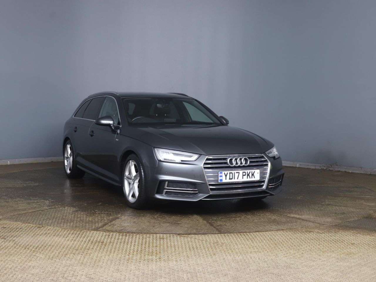 A 2017 AUDI A4 AVANT 2.0 TDI ultra S line Estate 5dr Diesel S Tronic Euro 6 (s/s) (190 ps) A 2017 AUDI A4 AVANT 2.0 TDI ultra S line Estate 5dr Diesel S Tronic Euro 6 (s/s) (190 ps)