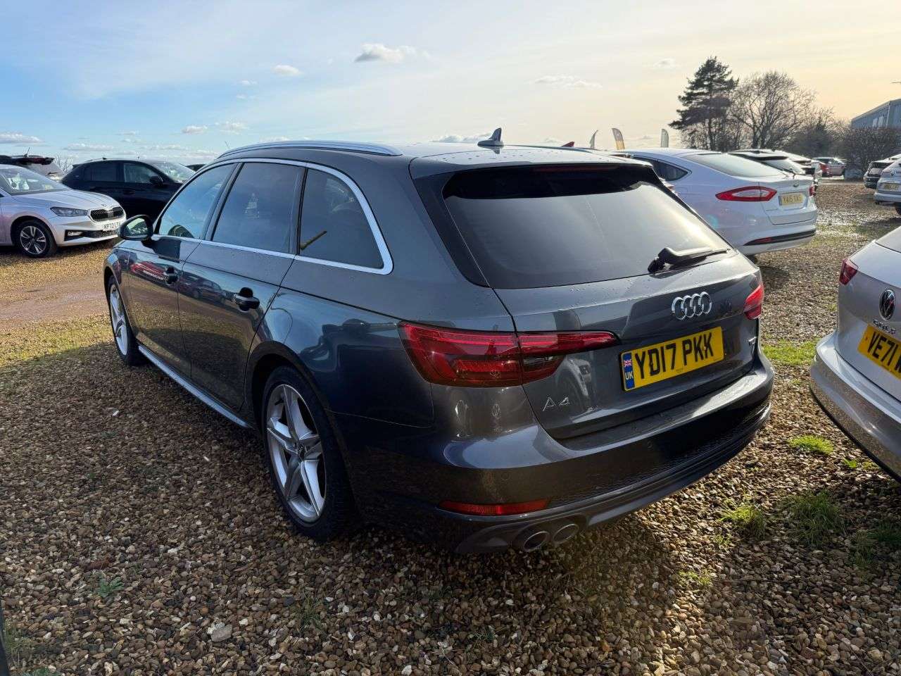 A 2017 AUDI A4 AVANT 2.0 TDI ultra S line Estate 5dr Diesel S Tronic Euro 6 (s/s) (190 ps) A 2017 AUDI A4 AVANT 2.0 TDI ultra S line Estate 5dr Diesel S Tronic Euro 6 (s/s) (190 ps)