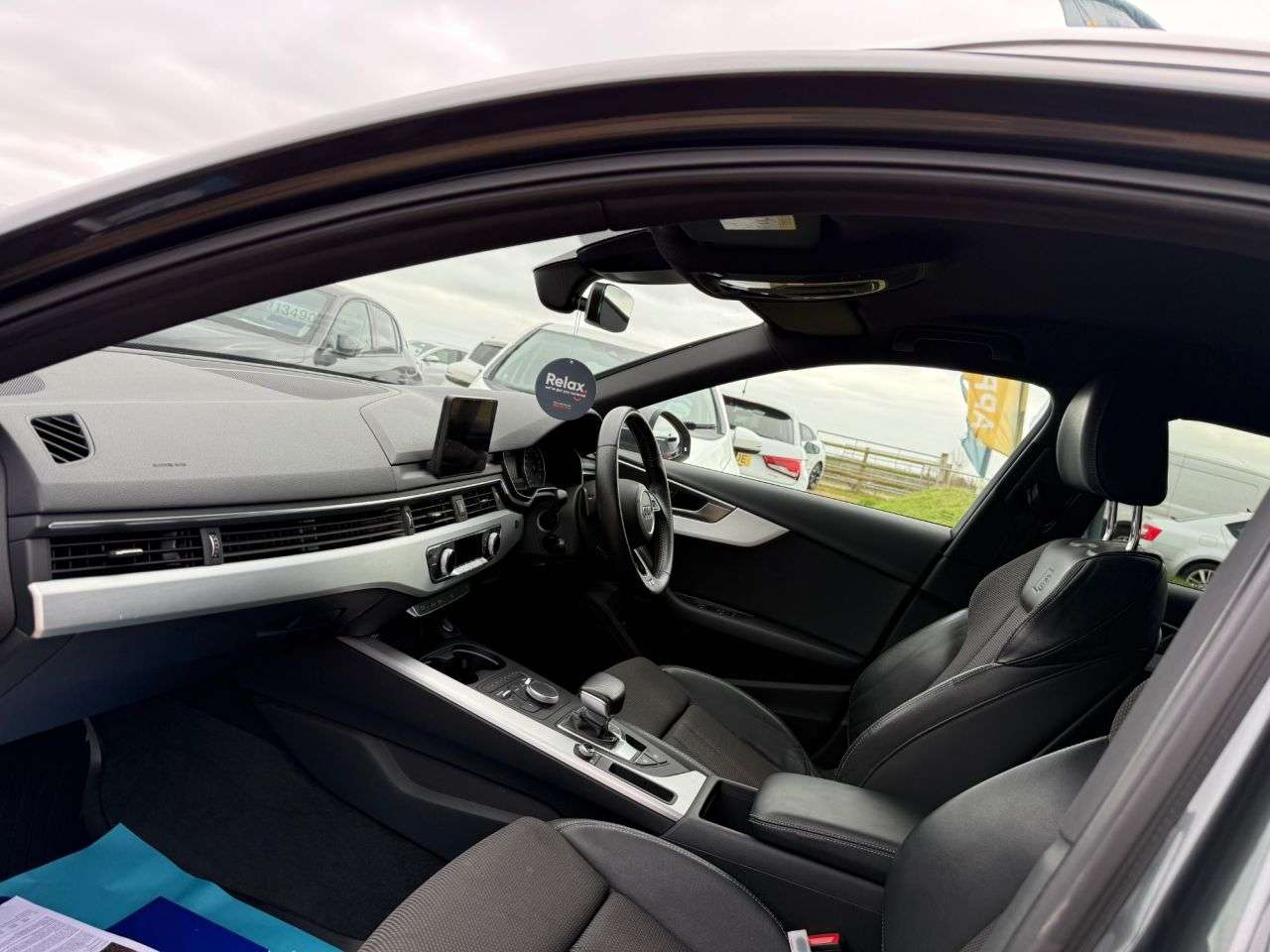 A 2017 AUDI A4 AVANT 2.0 TDI ultra S line Estate 5dr Diesel S Tronic Euro 6 (s/s) (190 ps) A 2017 AUDI A4 AVANT 2.0 TDI ultra S line Estate 5dr Diesel S Tronic Euro 6 (s/s) (190 ps)