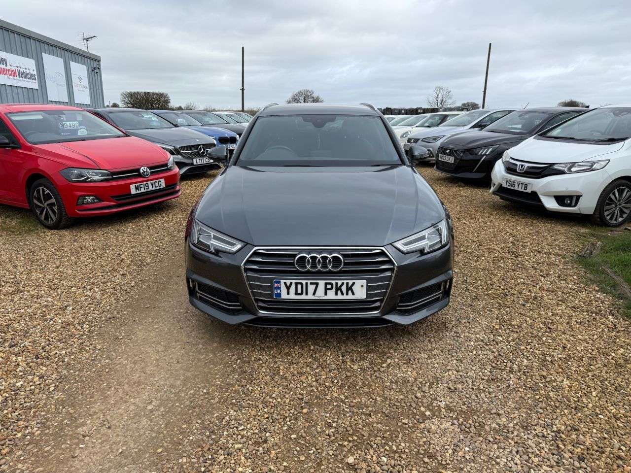 A 2017 AUDI A4 AVANT 2.0 TDI ultra S line Estate 5dr Diesel S Tronic Euro 6 (s/s) (190 ps) A 2017 AUDI A4 AVANT 2.0 TDI ultra S line Estate 5dr Diesel S Tronic Euro 6 (s/s) (190 ps)