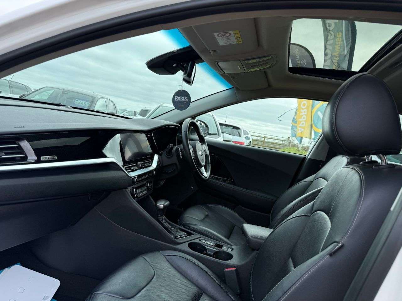 A 2020 KIA NIRO 1.6 GDi 4 SUV 5dr Petrol Hybrid DCT Euro 6 (s/s) (139 bhp) A 2020 KIA NIRO 1.6 GDi 4 SUV 5dr Petrol Hybrid DCT Euro 6 (s/s) (139 bhp)