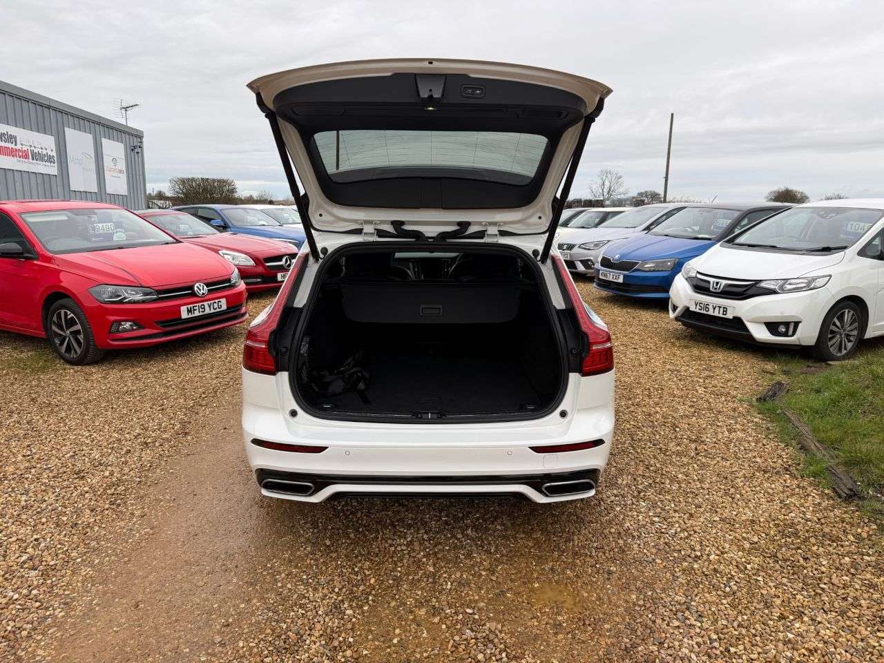 2020 VOLVO V60 2020 VOLVO V60