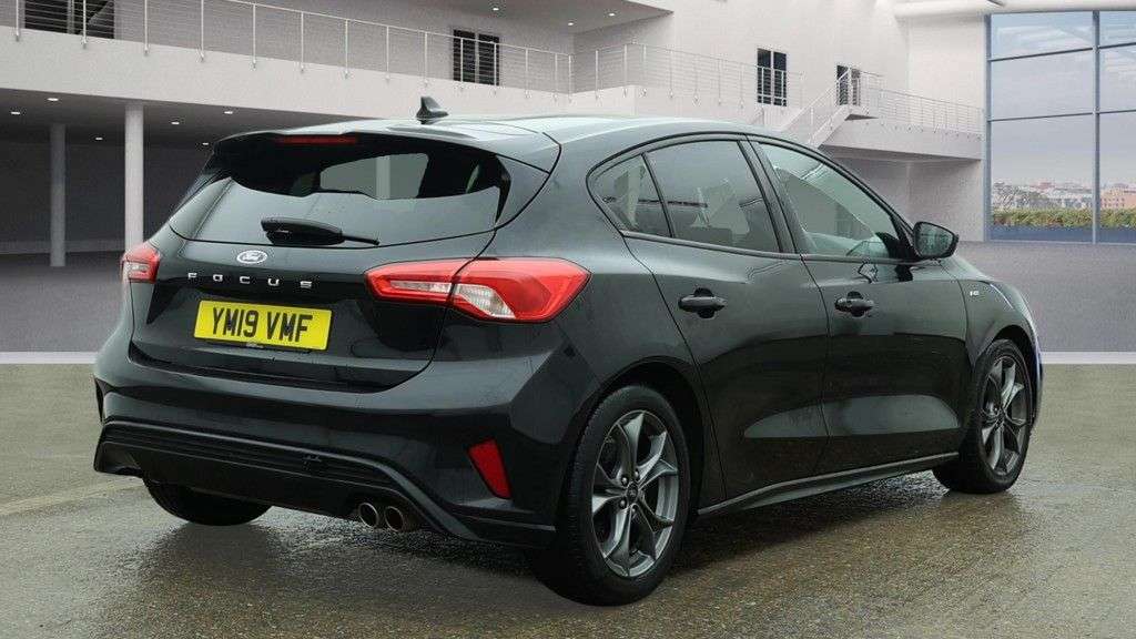 A 2019 FORD FOCUS 1.0T EcoBoost ST-Line Hatchback 5dr Petrol Manual Euro 6 (s/s) (125 ps) A 2019 FORD FOCUS 1.0T EcoBoost ST-Line Hatchback 5dr Petrol Manual Euro 6 (s/s) (125 ps)